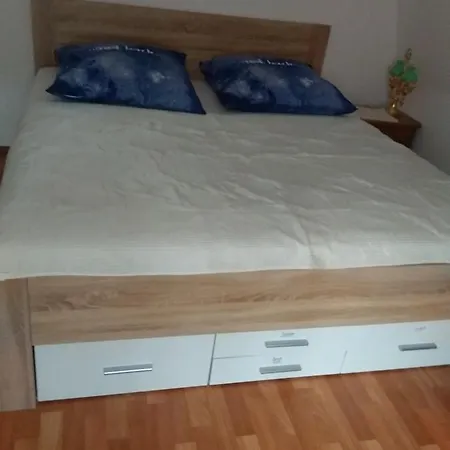 Pieschen Hertz _toller Preis Pansiyon *